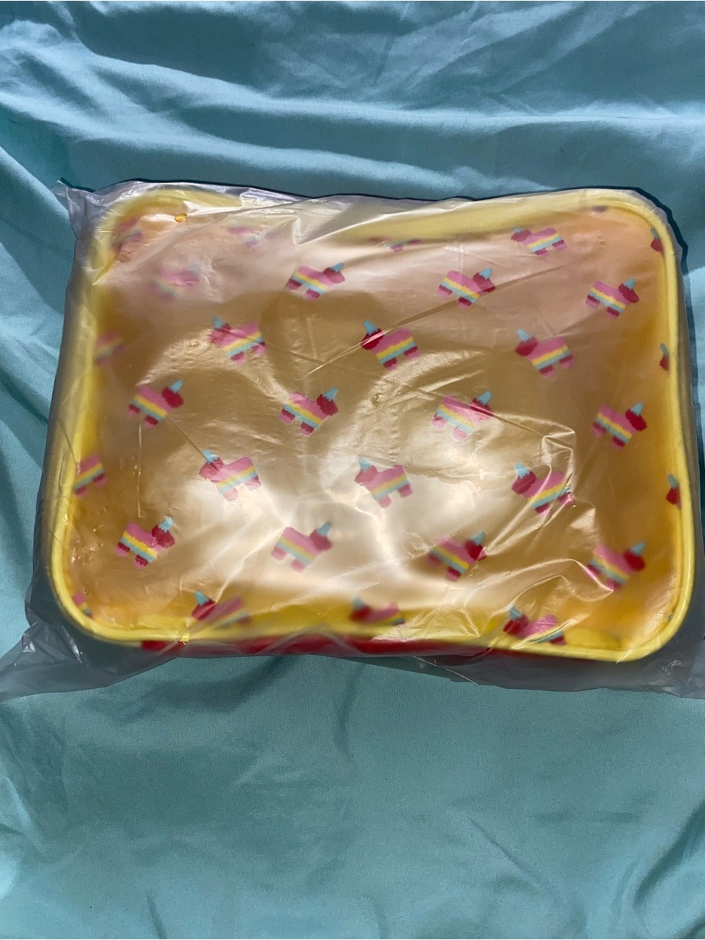 Piñata Pattern Yellow Disposable lunch box